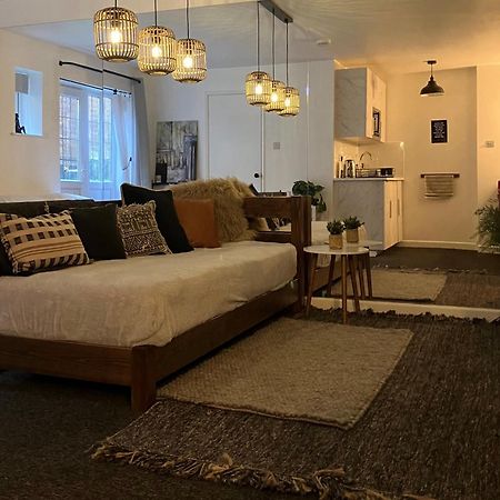 The Studio In The Annex Appartement Potters Bar Buitenkant foto