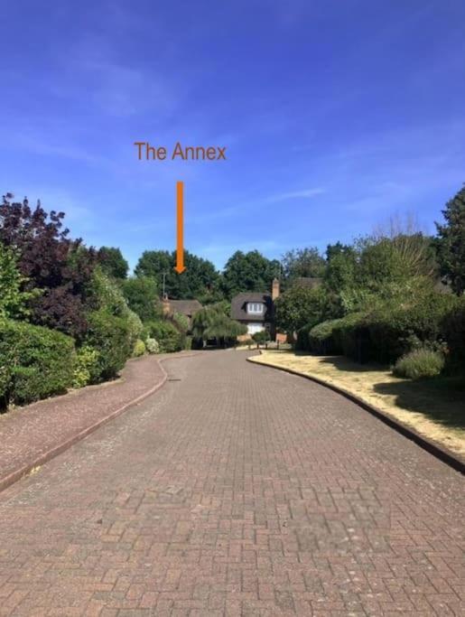 The Studio In The Annex Appartement Potters Bar Buitenkant foto